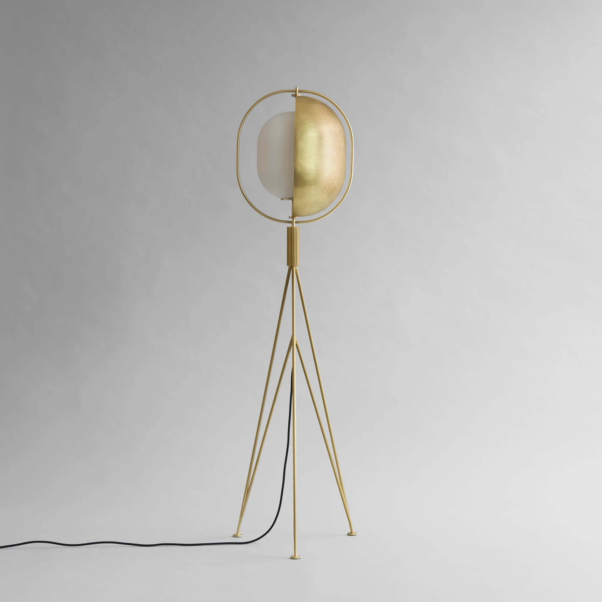 Pearl_Floorlamp_-_Brass.jpg